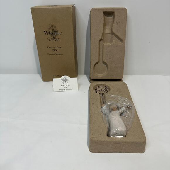 NEW Willow Tree Ornament 2016 "Year to Remember" with Tag & Original Box, #27540 - Picture 1 of 7